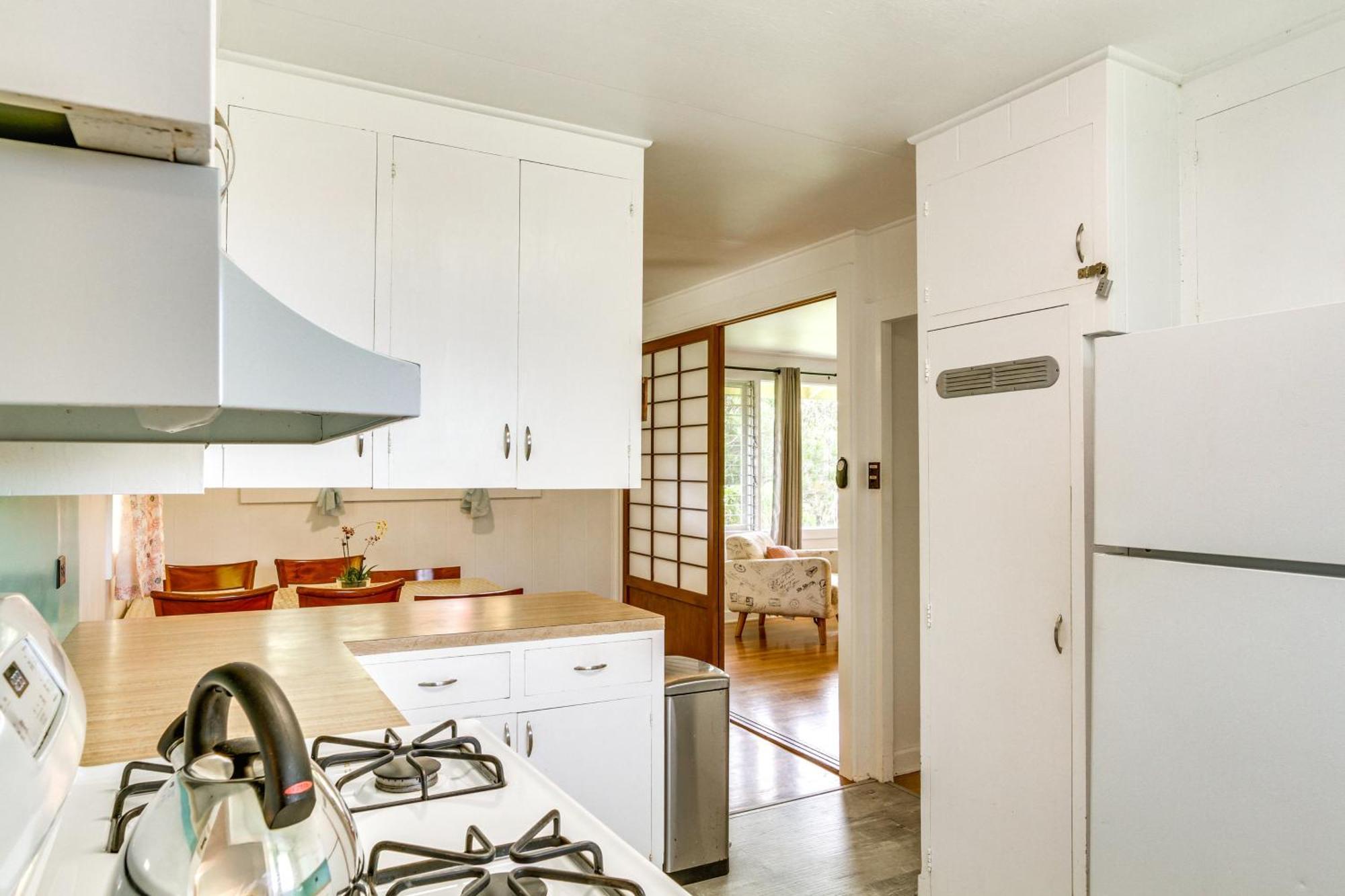 Charming Historic Hilo House Minutes To Beach! Exterior photo